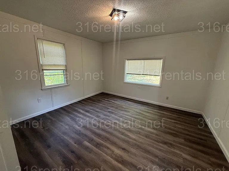 926 N Harding Ave — Photo 10