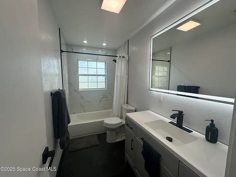 3782 Catalina Dr — Photo 16