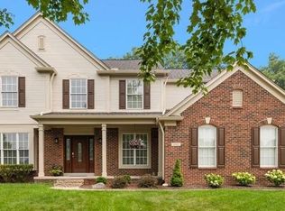 1885 Avon Glen Ln, Lake Orion, MI 48360