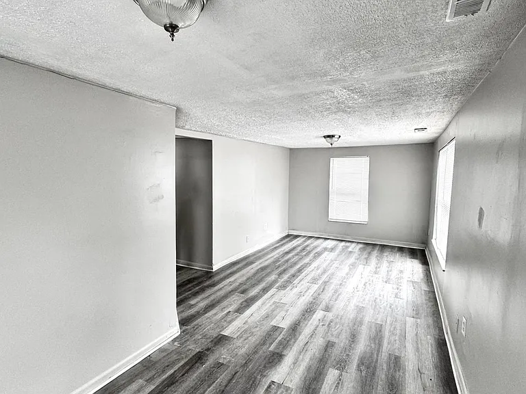 5132 W Caven St — Photo 3