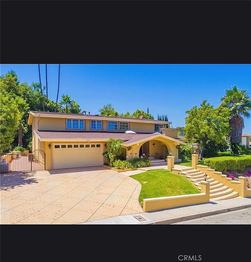 5 bed, 4.5 bath, 4080 sqft, $10,995 — Photo 3