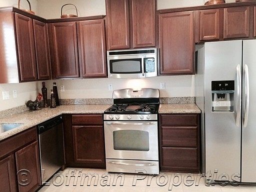 3rd image of 147 Talmont Cir
