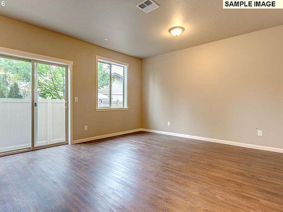 3rd image of 7661 NE 31st Cir