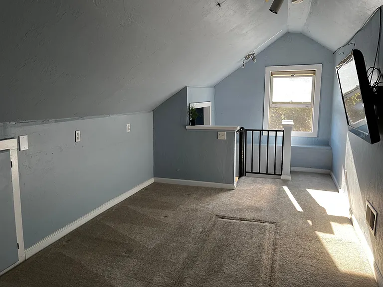 1440 Bay St — Photo 43