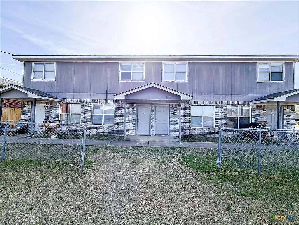 4305 Shawn Drive — Photo 2