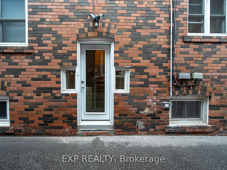 896 Avenue Rd #3 — Photo 29