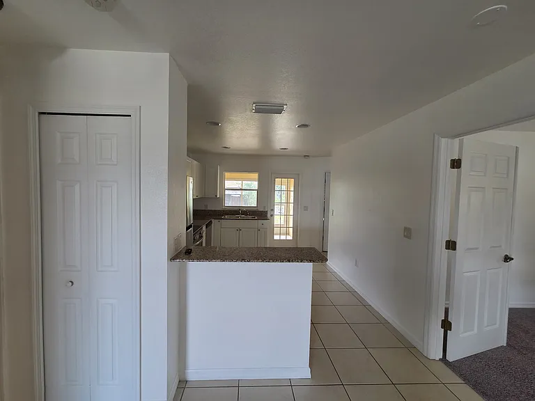 10483 Pendleton Ave — Photo 5