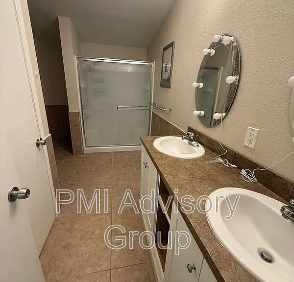 1727 SW Mission Ave — Photo 11