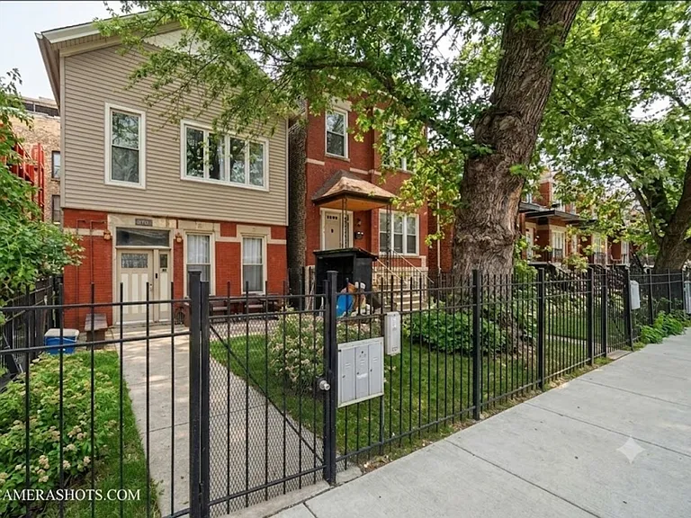 2452 W Arthington St #1 — Photo 12