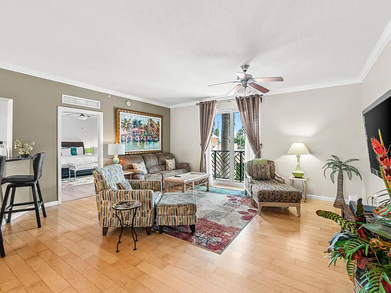 225 NE 1st St #207 — Photo 9