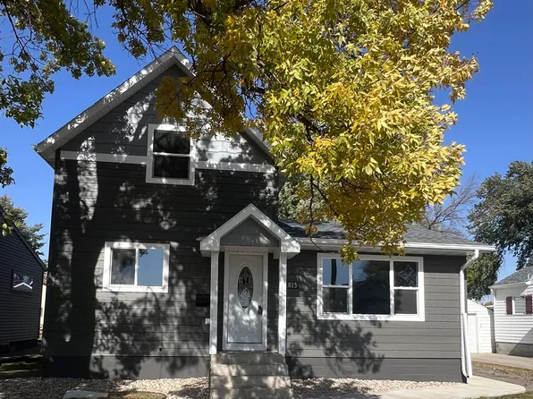815 1st Ave NE, Aberdeen, SD 57401
