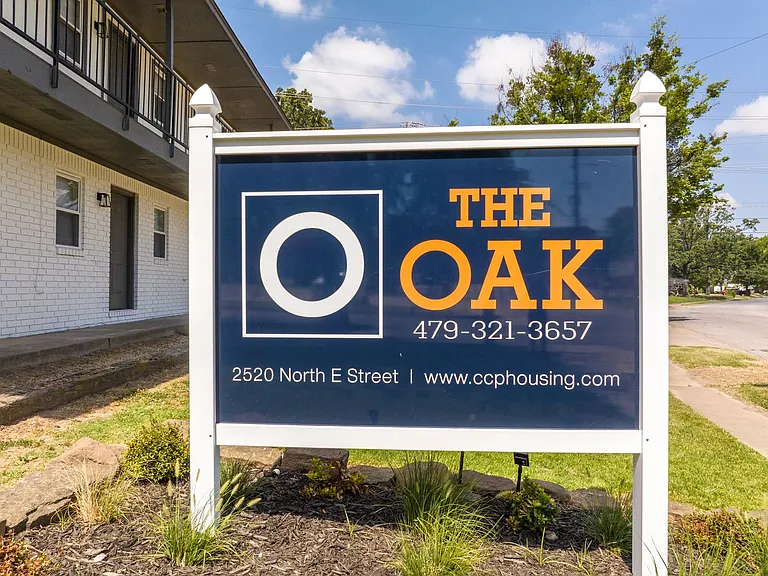 The Oak: 1 & 2 Bedroom Apartments — Photo 10