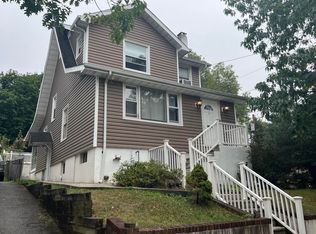1 8th St, Ridgefield Park, NJ 07660