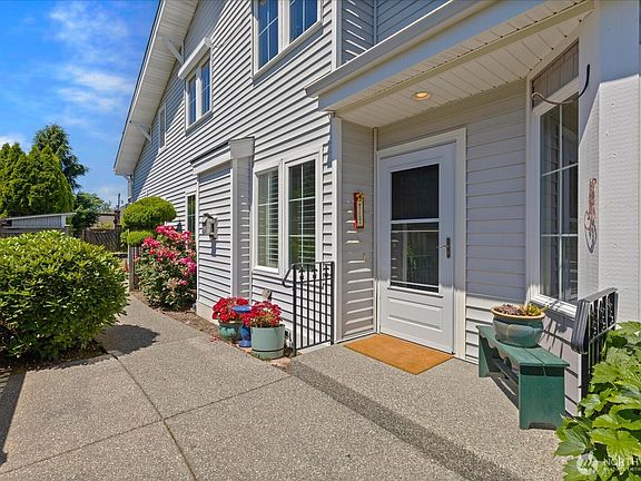 3rd image of 518 4th Avenue S