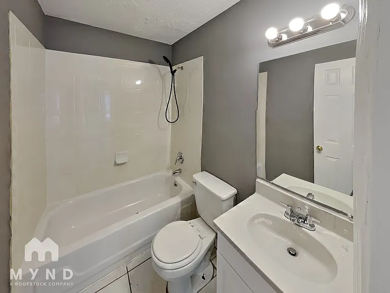 2340 Beaver Ruin Rd #71 — Photo 11