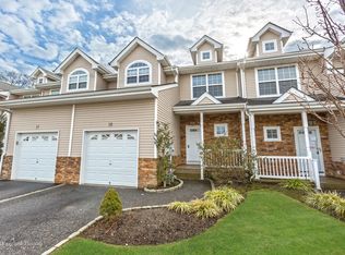 18 Terrace Ln #3, Patchogue, NY 11772