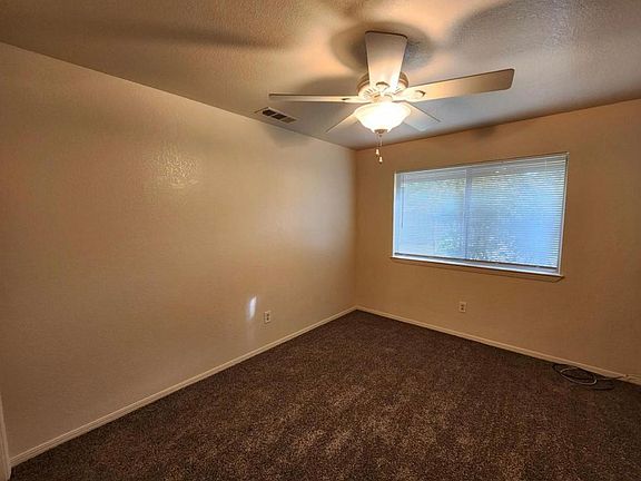 4th image of 8132 N Callisch Ave