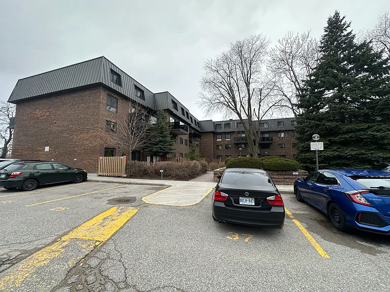 43 Taunton Rd E #39 — Photo 20
