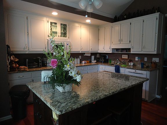 5th image of 1124 Jennings Dr