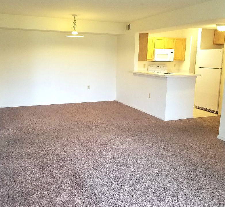1st image of 718 Tumbleweed Ln APT 103