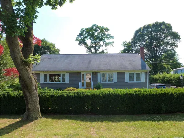 59 Kelsey Avenue, Huntington Station, NY 11746