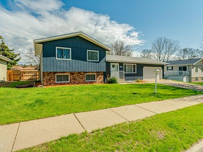 128 W Apollo Ave, Bismarck, ND, 58503