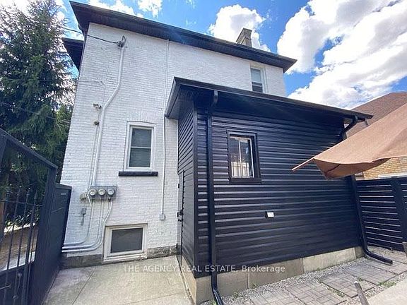 5th image of 870 Queens Ave