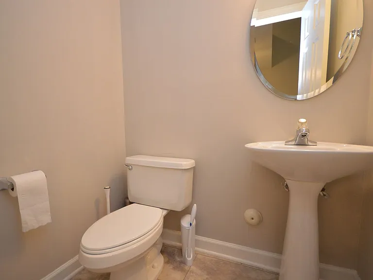 3319 Philmont Dr — Photo 12