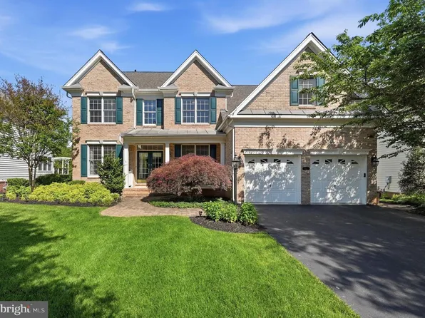 15137 Golf View Dr, Haymarket, VA 20169