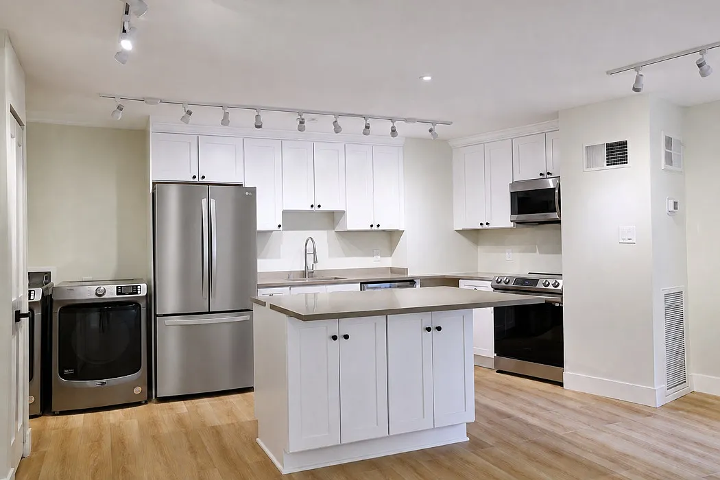 1 bed, 860 sqft, $2,297 — Photo 1