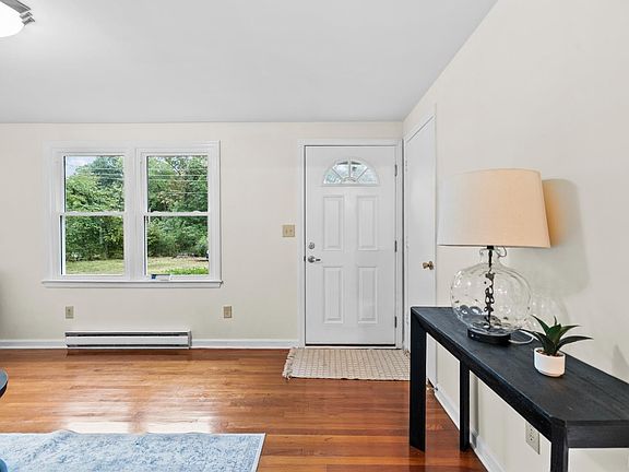 3rd image of 1391 Boxwood Cir