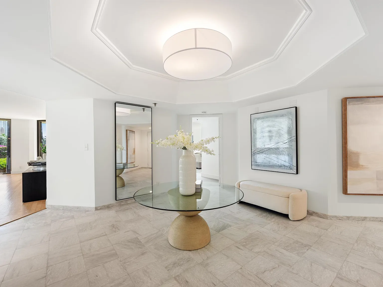 The Mayfair — Photo 4