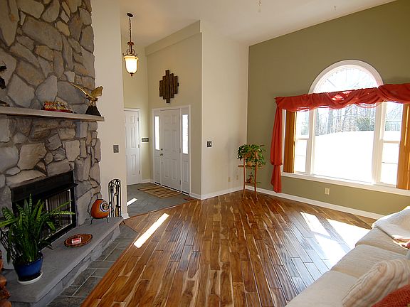 3rd image of 1016 Bayview Olk