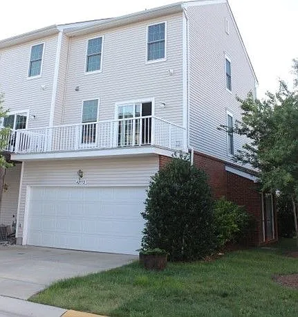 42772 Hollingsworth Ter — Photo 3