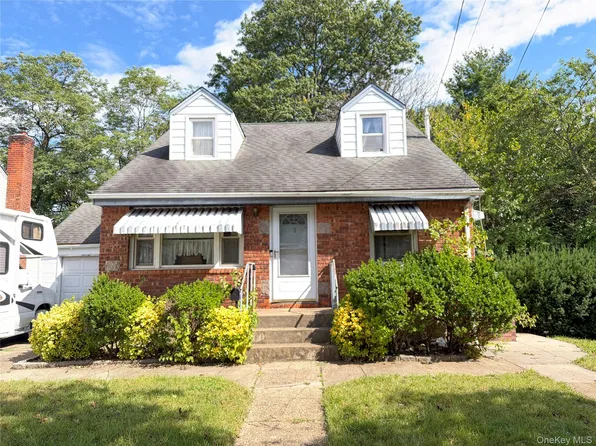 62 9th Avenue, Mineola, NY 11501
