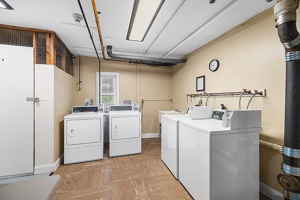 2 bed, 832 sqft, $2,200 — Photo 4