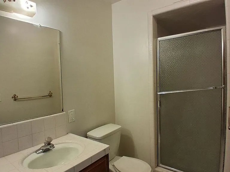 1493 W Fairmont — Photo 11
