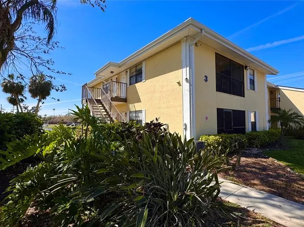 3001 58th Ave S APT 301, Saint Petersburg, FL 33712