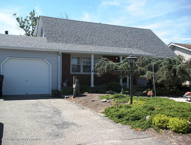 1st image of 1939 Seaman Ct