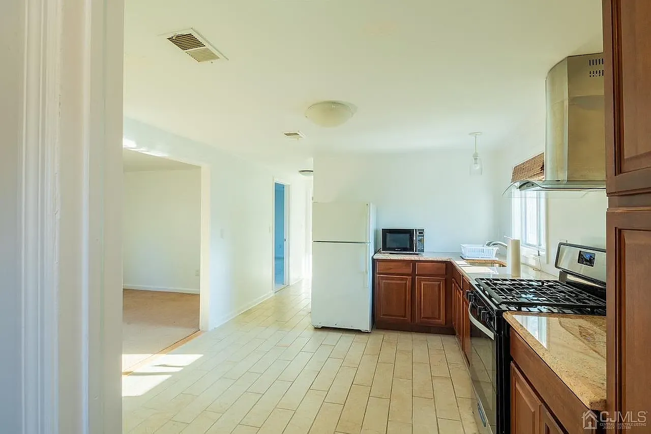 2 bed, $2,600 — Photo 3