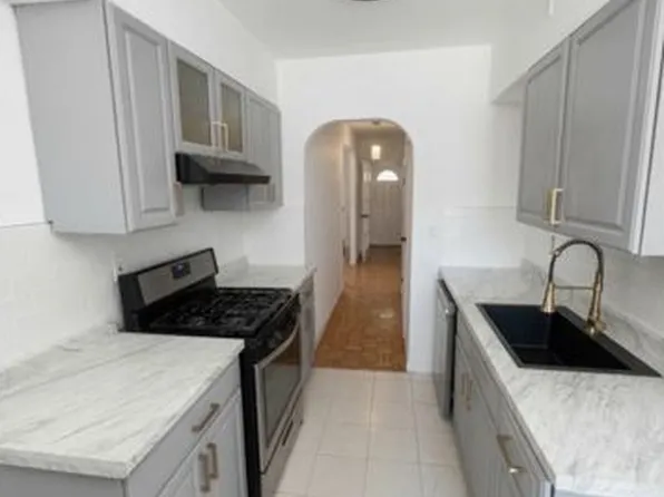1080 Rhinelander Ave, Bronx, NY 10461