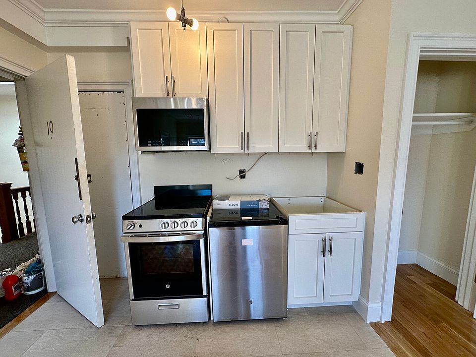 2nd image of 11 Keswick St APT 10