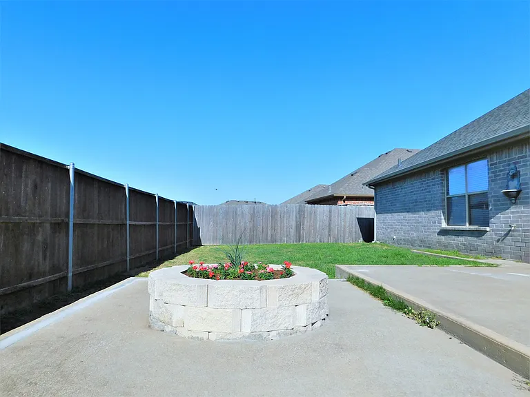 60 Kramer Ln — Photo 28