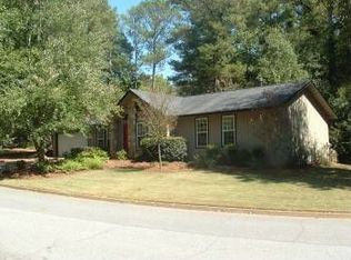 1095 Trailmore Dr, Roswell, GA 30076