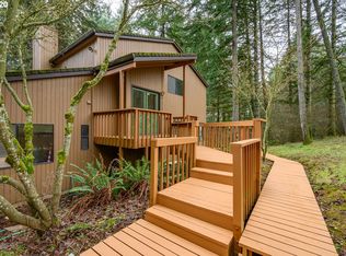 18701 NE Deer Haven Dr, Newberg, OR 97132