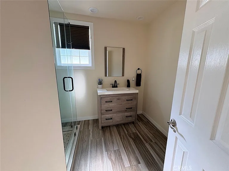 7502 Balcom Ave #7502 — Photo 3