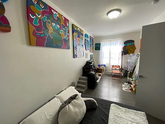 Rented by Mdays Realty | media 22