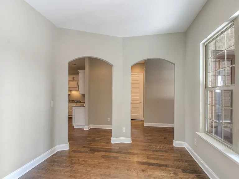 923 Scouting Dr — Photo 6