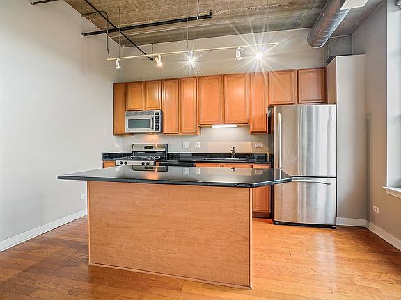 5th image of 833 W 15th Pl Unit 312-W