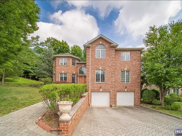 6 Sara Hill Ln, Englewood Cliffs, NJ 07632